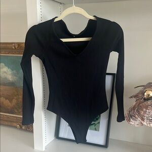 L’agence black rubbed Long Sleeve Bodysuit v neck medium